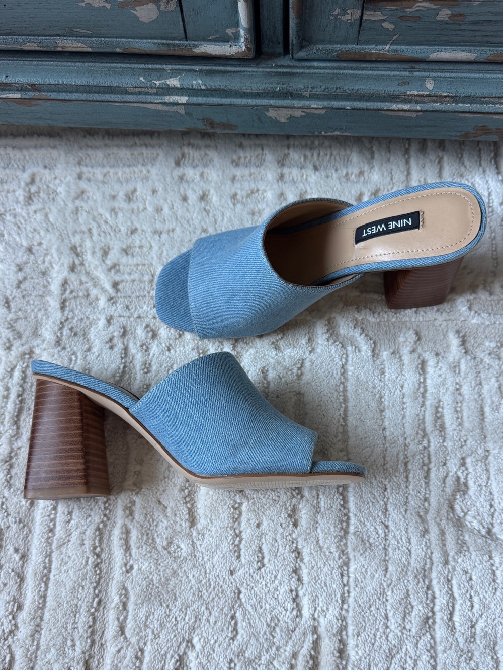 Nine West Light Blue Denim Block Heel Mules. Slide sandals. Y2K / 90s vintage